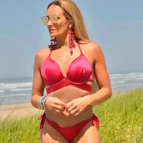 Burgundy Bikini - Picture 1 of 3